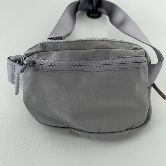 Lululemon Athletica Everyday Belt Bag 1L Silver - Picture 3 of 9